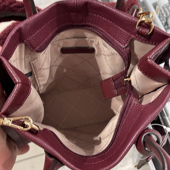 Michael Kors Mirella Small Pebbled Leather Crossbody Bag
OXBLOOD 
NWT - Picture 9 of 16